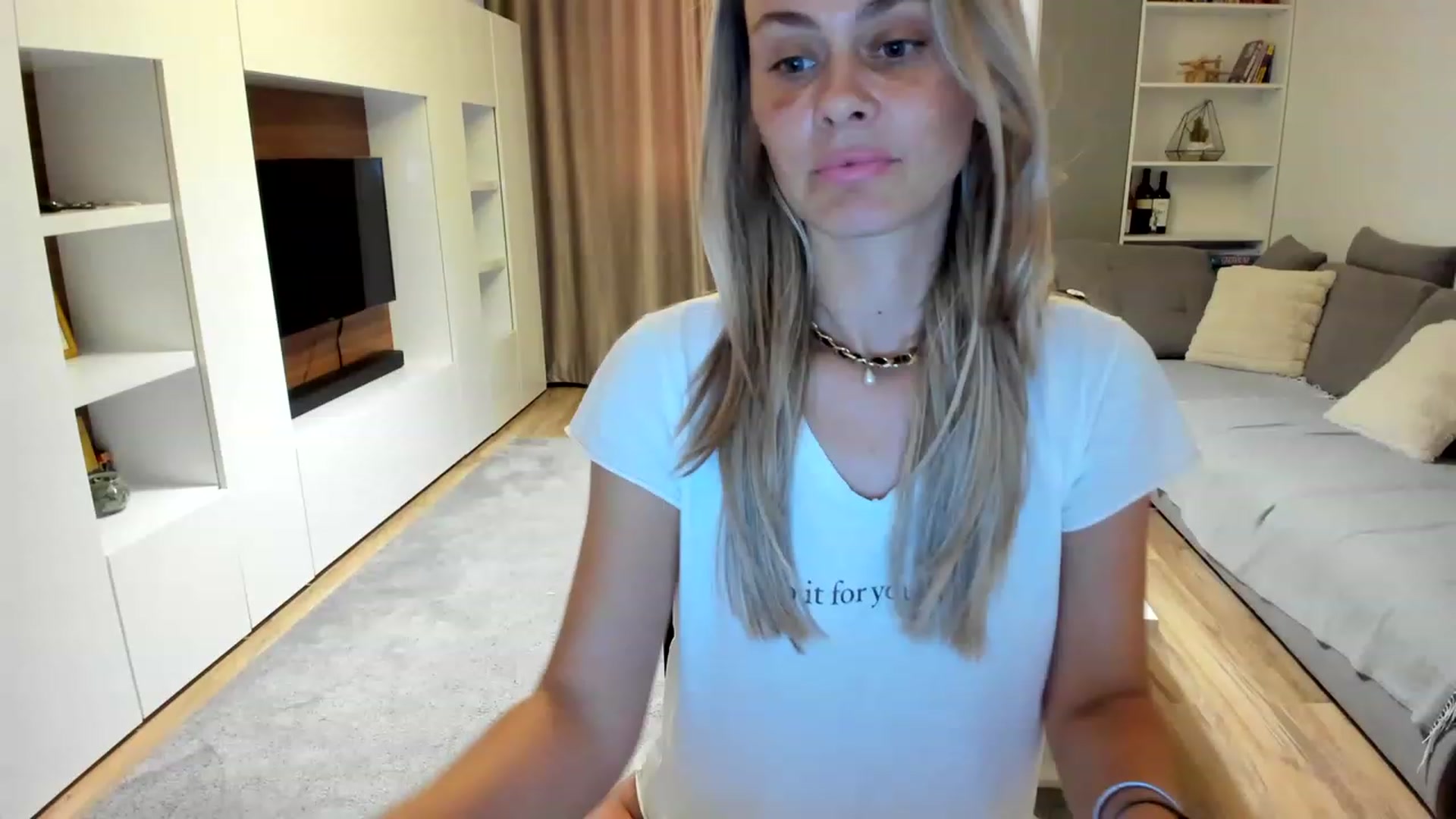 Gallery image thumbnail from DebraPaige's myfreecams stream on, 08/13/2023, 14:12 image 2 of 20