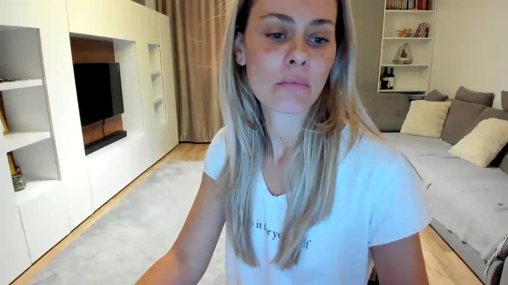 Gallery image thumbnail from DebraPaige's myfreecams stream on, 08/13/2023, 15:39 image 17 of 20