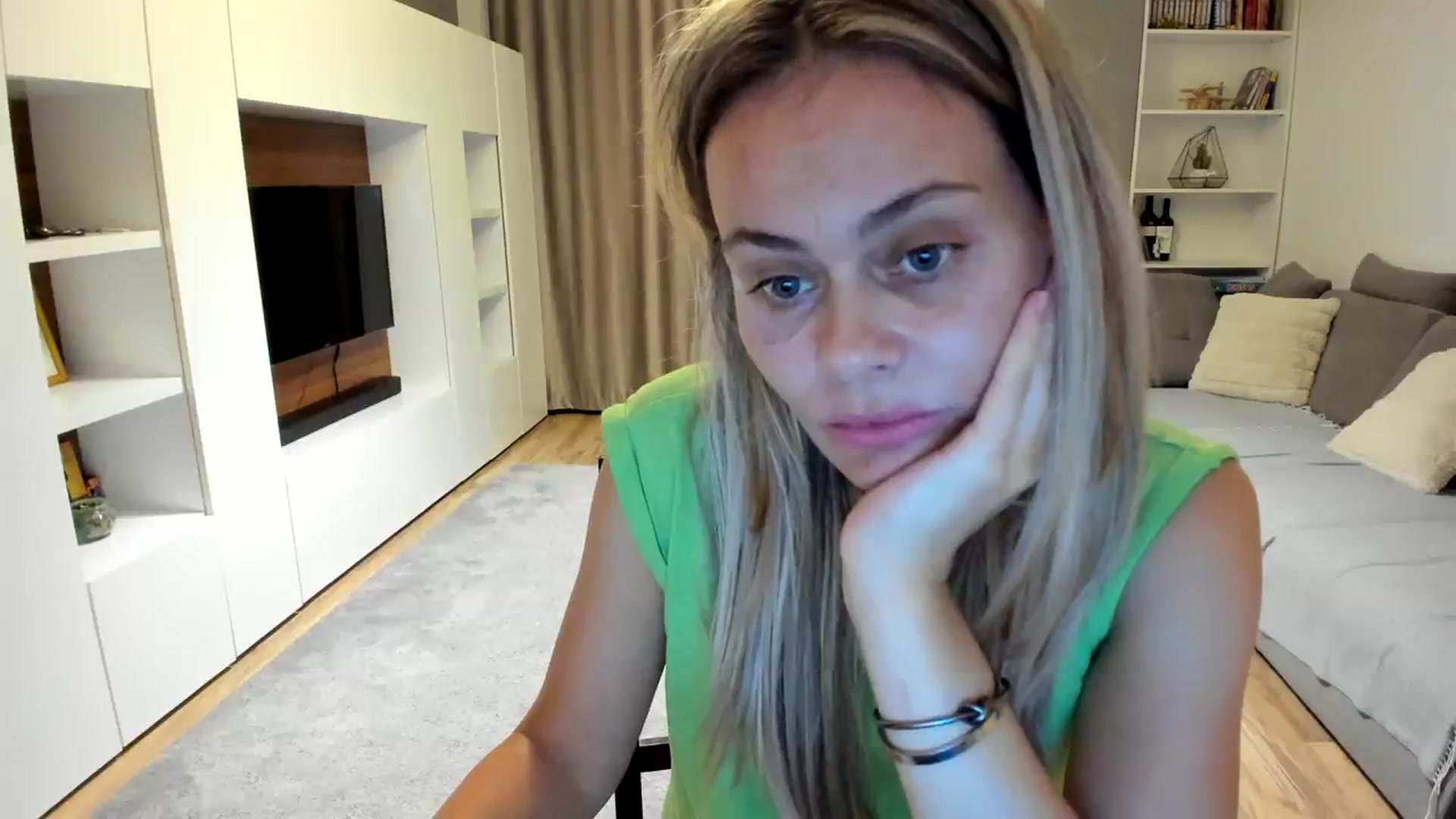 Gallery image thumbnail from DebraPaige's myfreecams stream on, 08/14/2023, 17:23 image 2 of 20