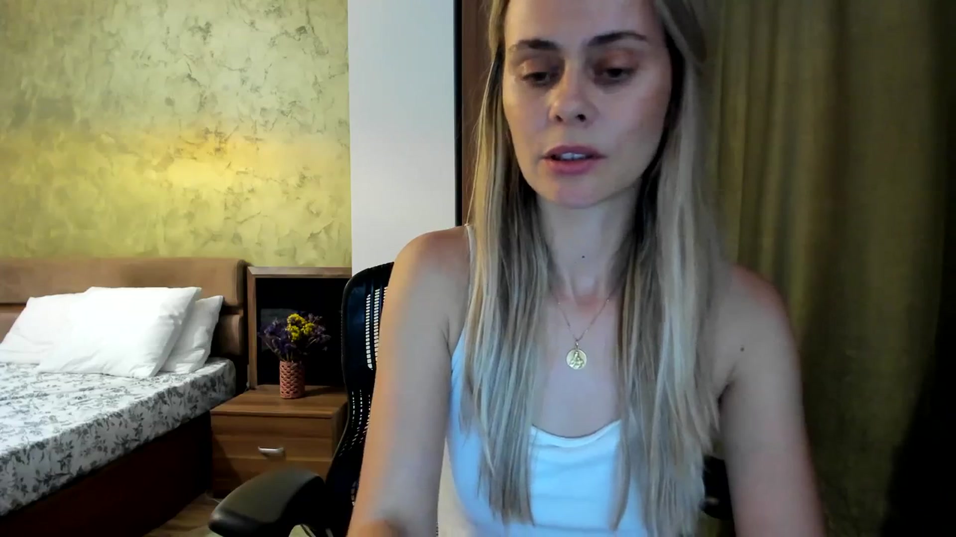 Gallery image thumbnail from DebyPaige's myfreecams stream on, 09/02/2023, 13:18 image 4 of 20