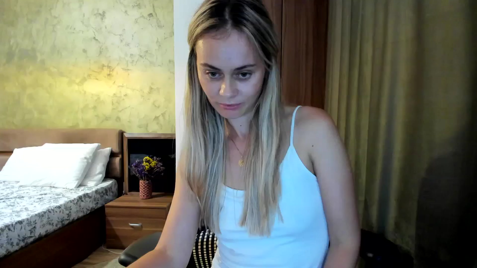 Gallery image thumbnail from DebyPaige's myfreecams stream on, 09/02/2023, 13:18 image 13 of 20