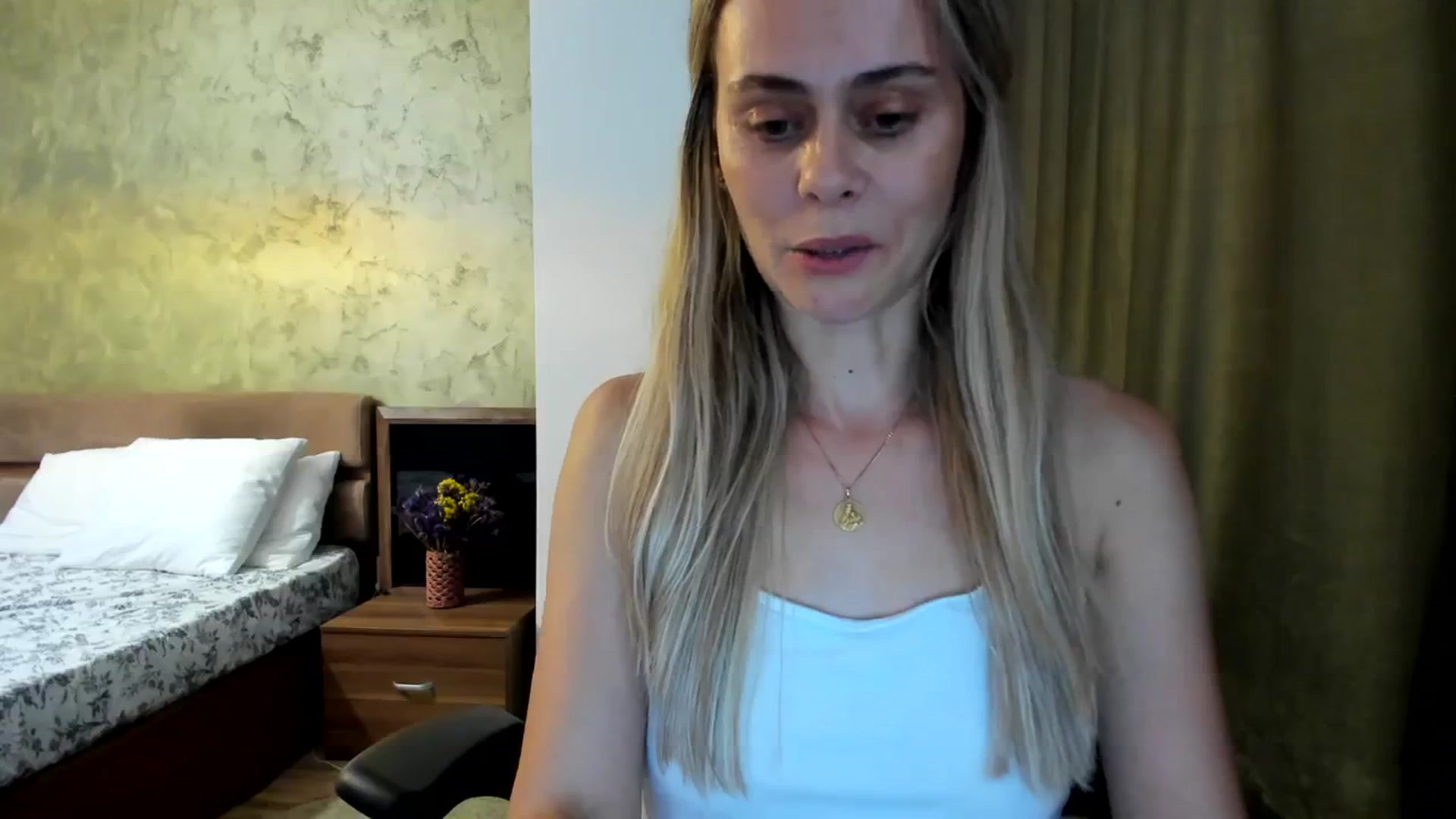 Gallery image thumbnail from DebyPaige's myfreecams stream on, 09/02/2023, 13:18 image 12 of 20