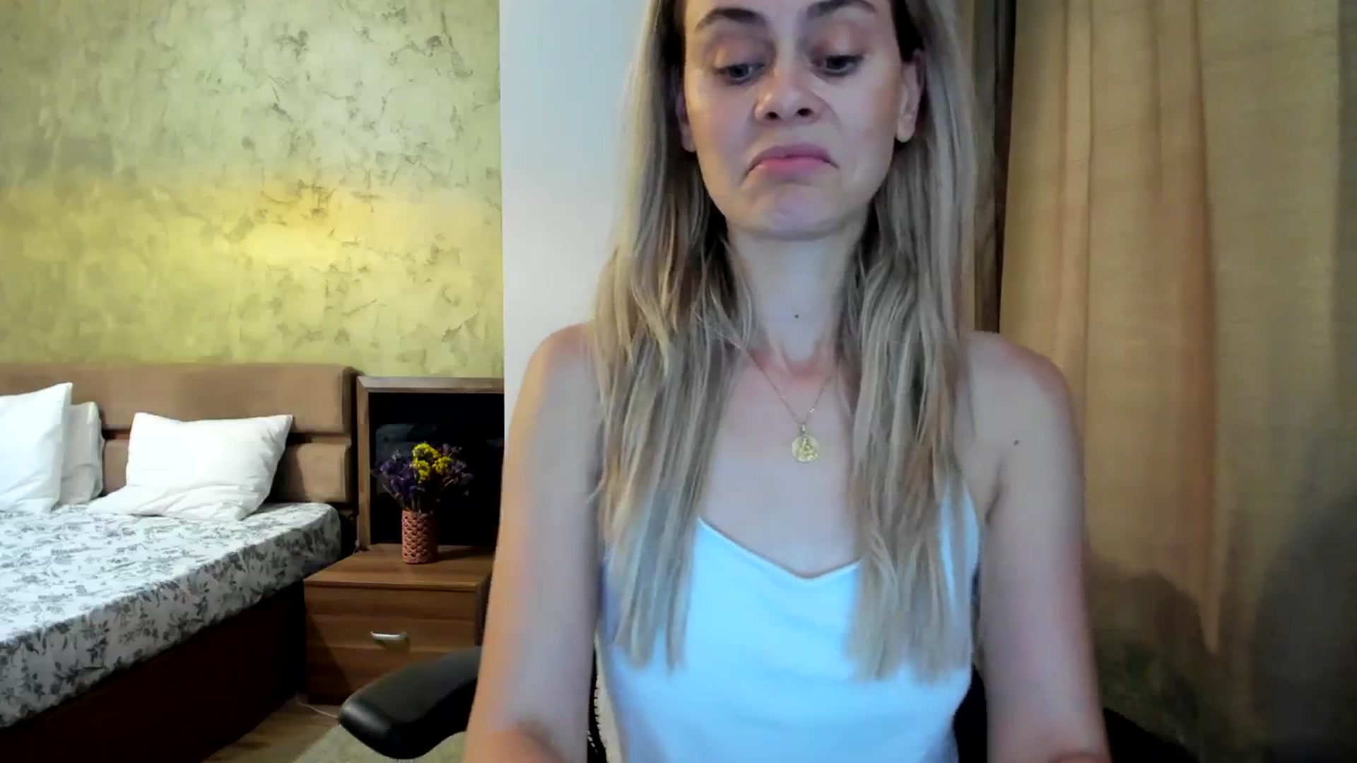 Gallery image thumbnail from DebyPaige's myfreecams stream on, 09/03/2023, 10:21 image 8 of 20