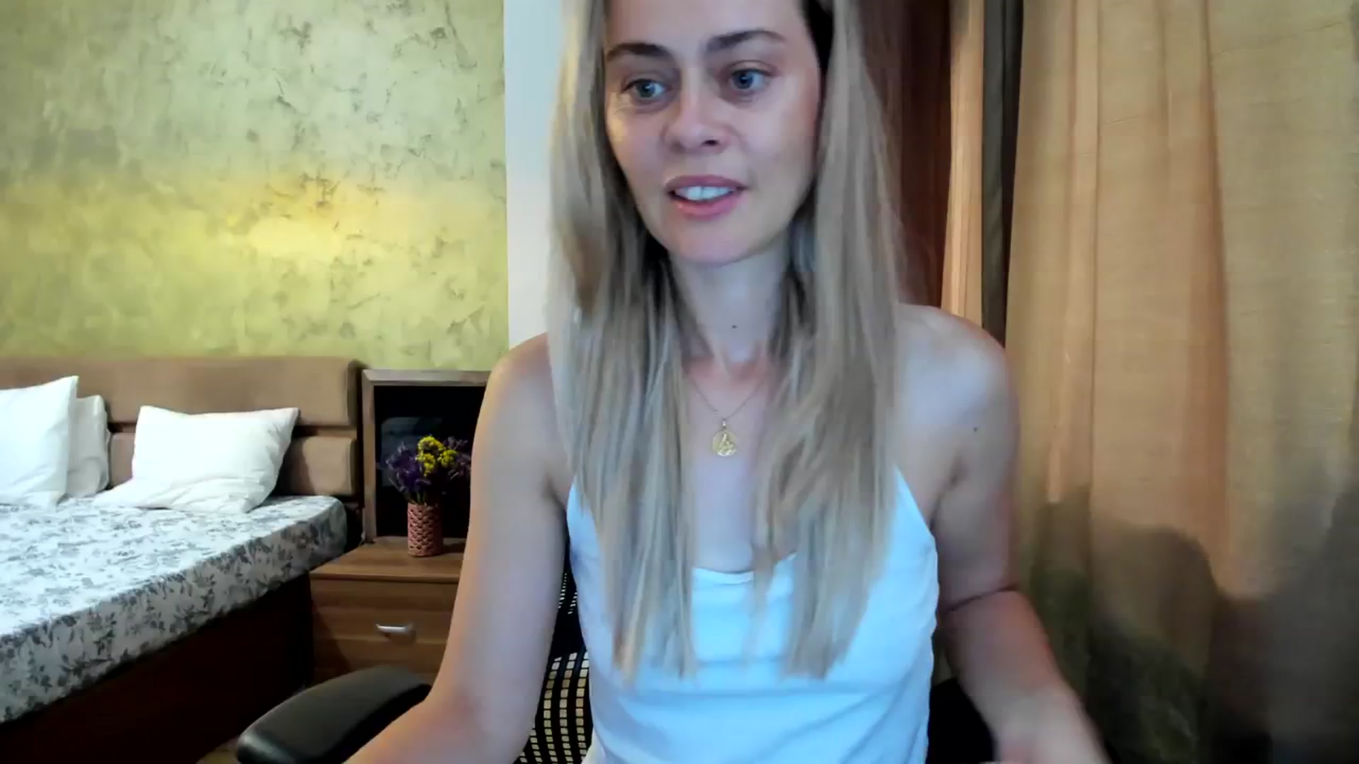 Gallery image thumbnail from DebyPaige's myfreecams stream on, 09/03/2023, 10:21 image 1 of 20