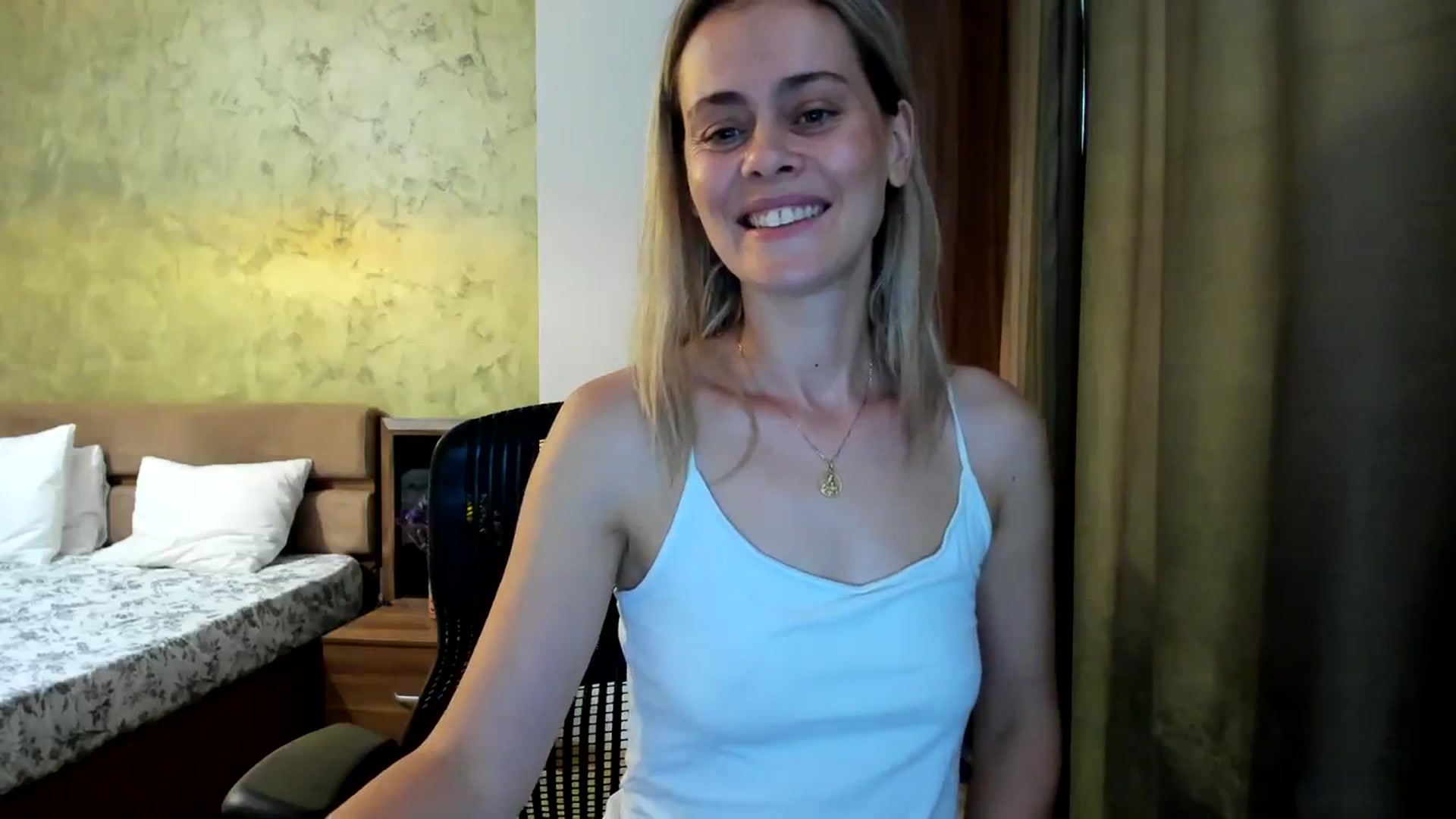 Gallery image thumbnail from DebyPaige's myfreecams stream on, 09/03/2023, 10:21 image 16 of 20