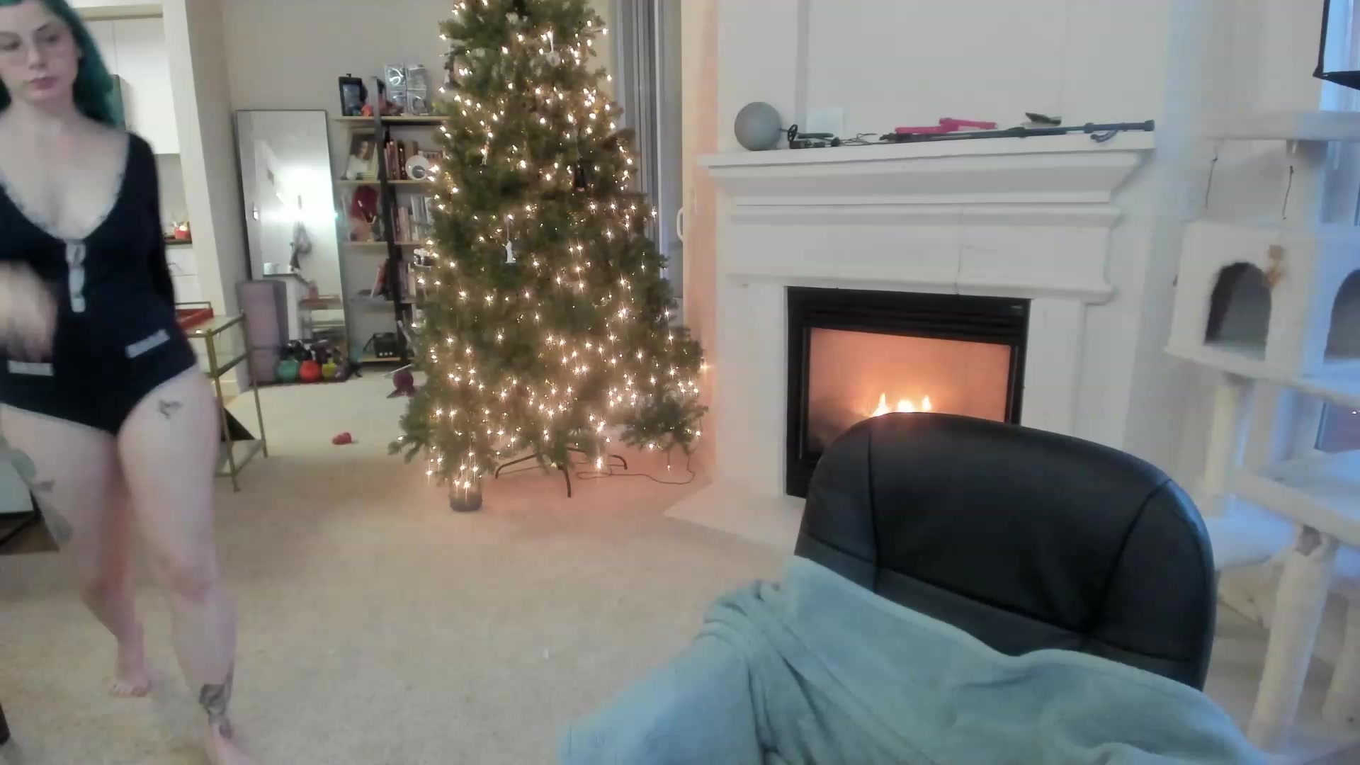 Gallery image thumbnail from DeckyourBalls's myfreecams stream on, 12/02/2022, 24:35 image 5 of 20