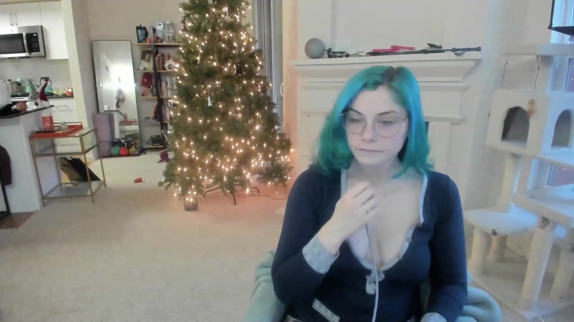 Gallery image thumbnail from DeckyourBalls's myfreecams stream on, 12/02/2022, 24:36 image 6 of 20