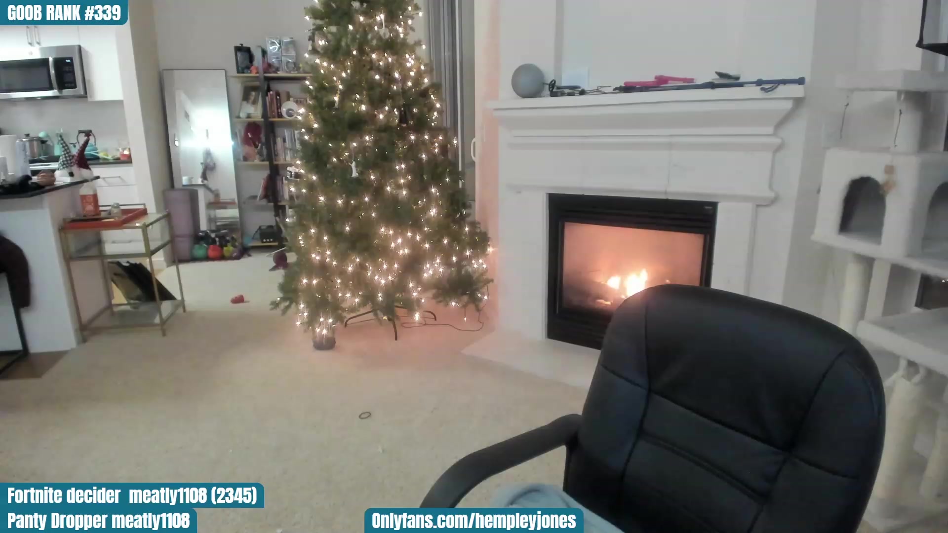 Gallery image thumbnail from DeckyourBalls's myfreecams stream on, 12/02/2022, 01:24 image 19 of 20
