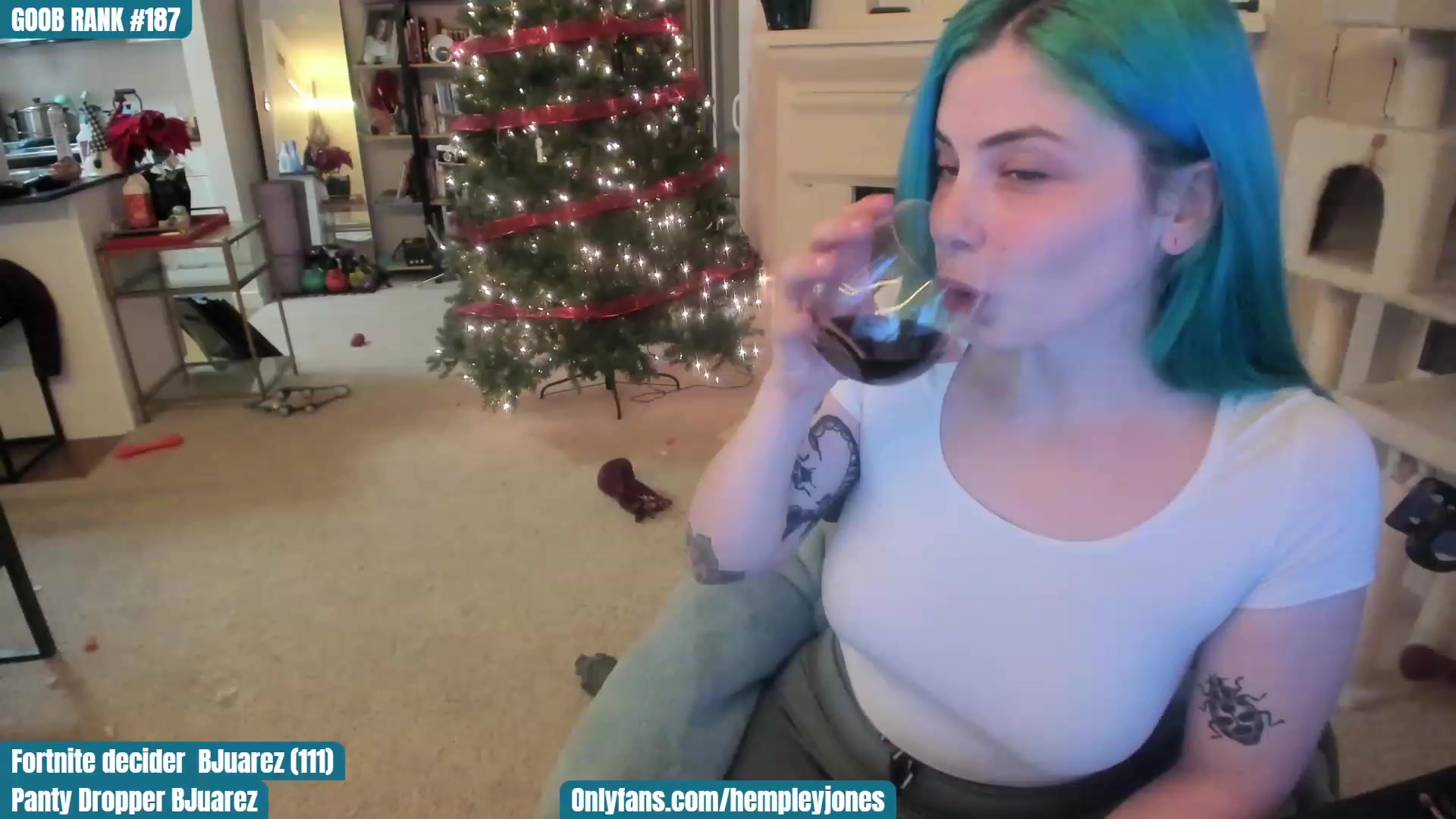 Gallery image thumbnail from DeckyourBalls's myfreecams stream on, 12/03/2022, 01:52 image 6 of 20