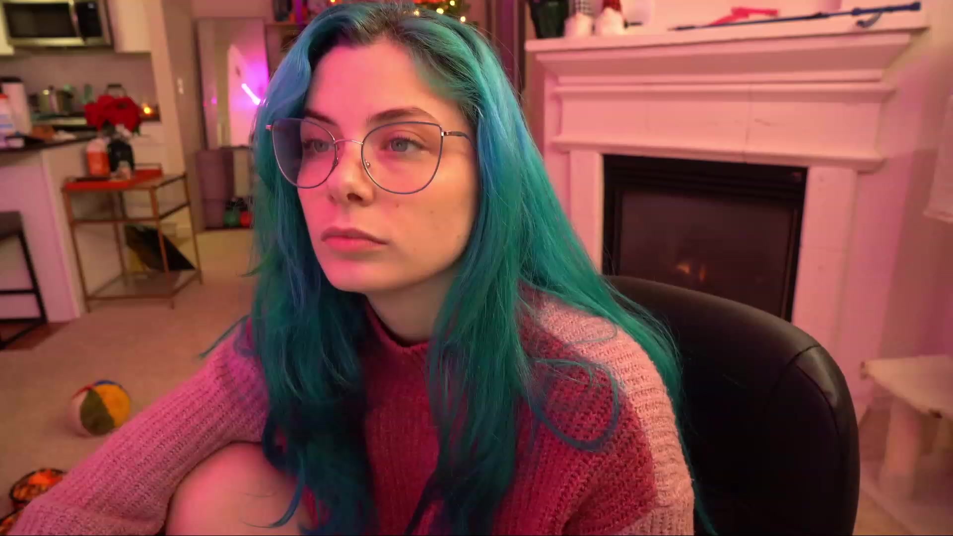 Gallery image thumbnail from DeckyourBalls's myfreecams stream on, 12/04/2022, 02:10 image 15 of 20