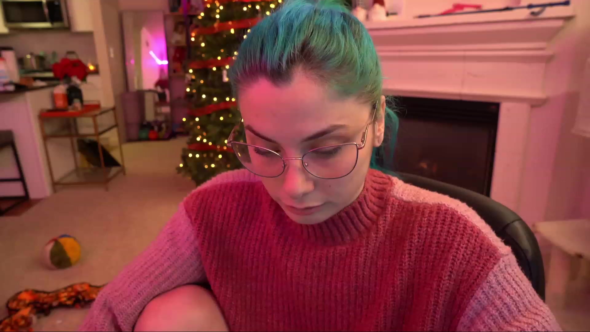 Gallery image thumbnail from DeckyourBalls's myfreecams stream on, 12/04/2022, 02:10 image 17 of 20