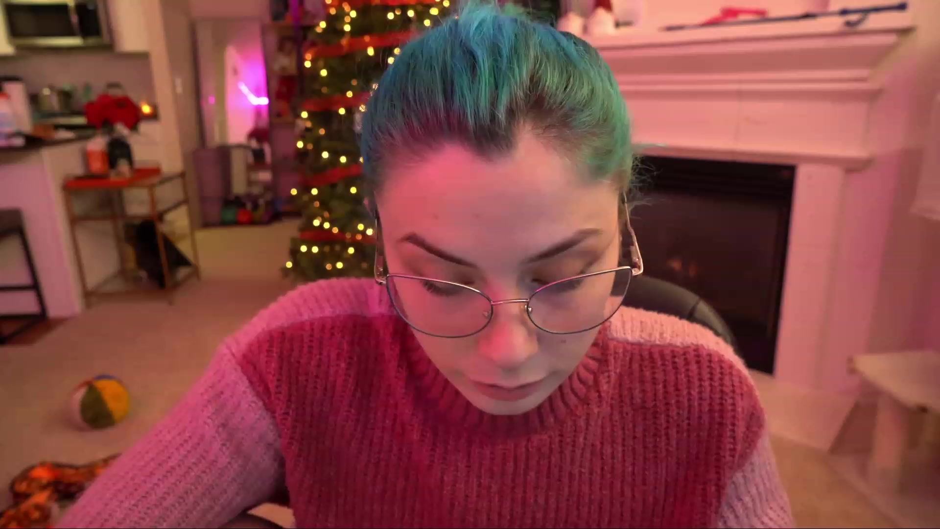 Gallery image thumbnail from DeckyourBalls's myfreecams stream on, 12/04/2022, 02:10 image 16 of 20