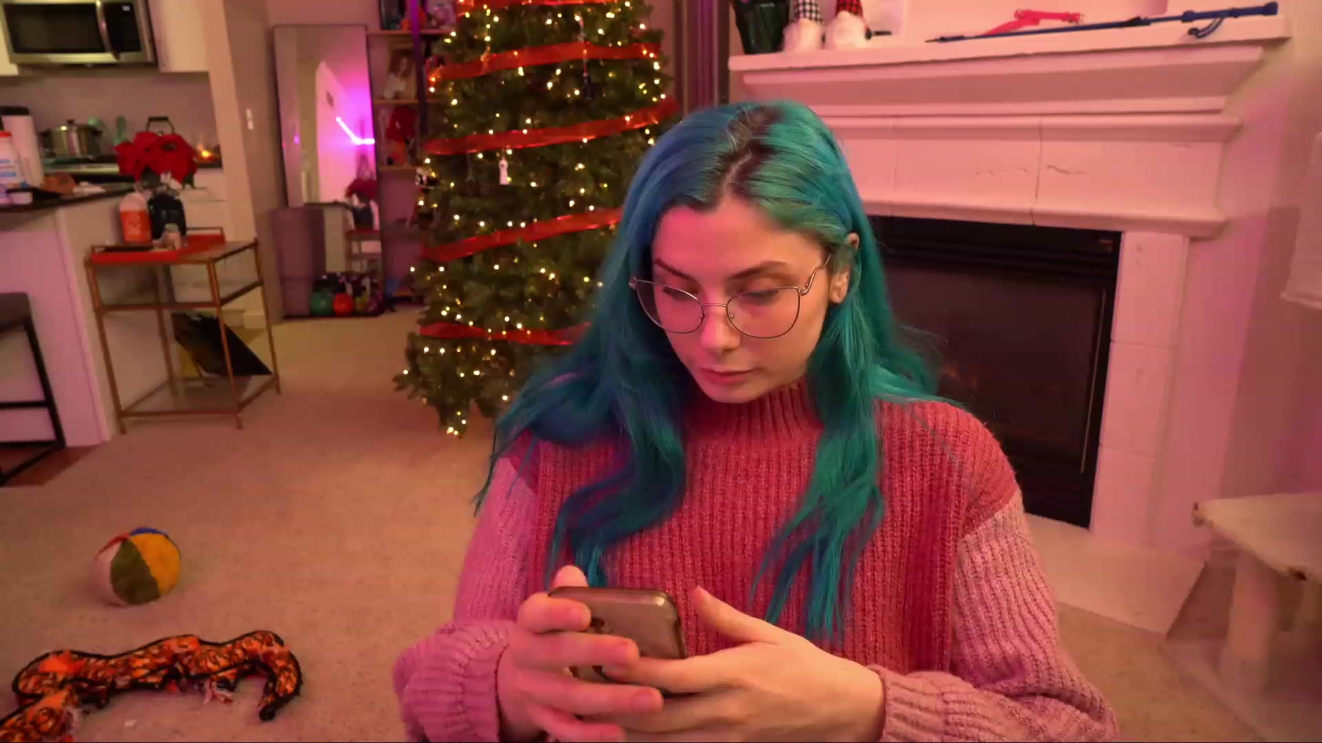 Gallery image thumbnail from DeckyourBalls's myfreecams stream on, 12/04/2022, 02:10 image 13 of 20