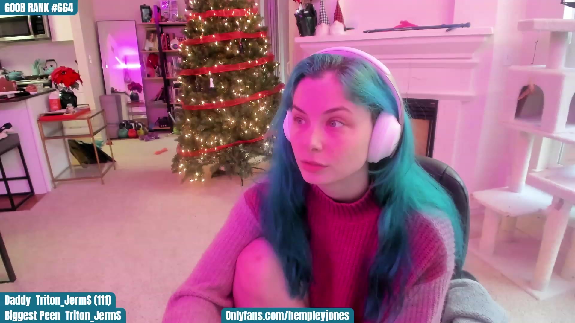 Gallery image thumbnail from DeckyourBalls's myfreecams stream on, 12/10/2022, 20:17 image 14 of 20