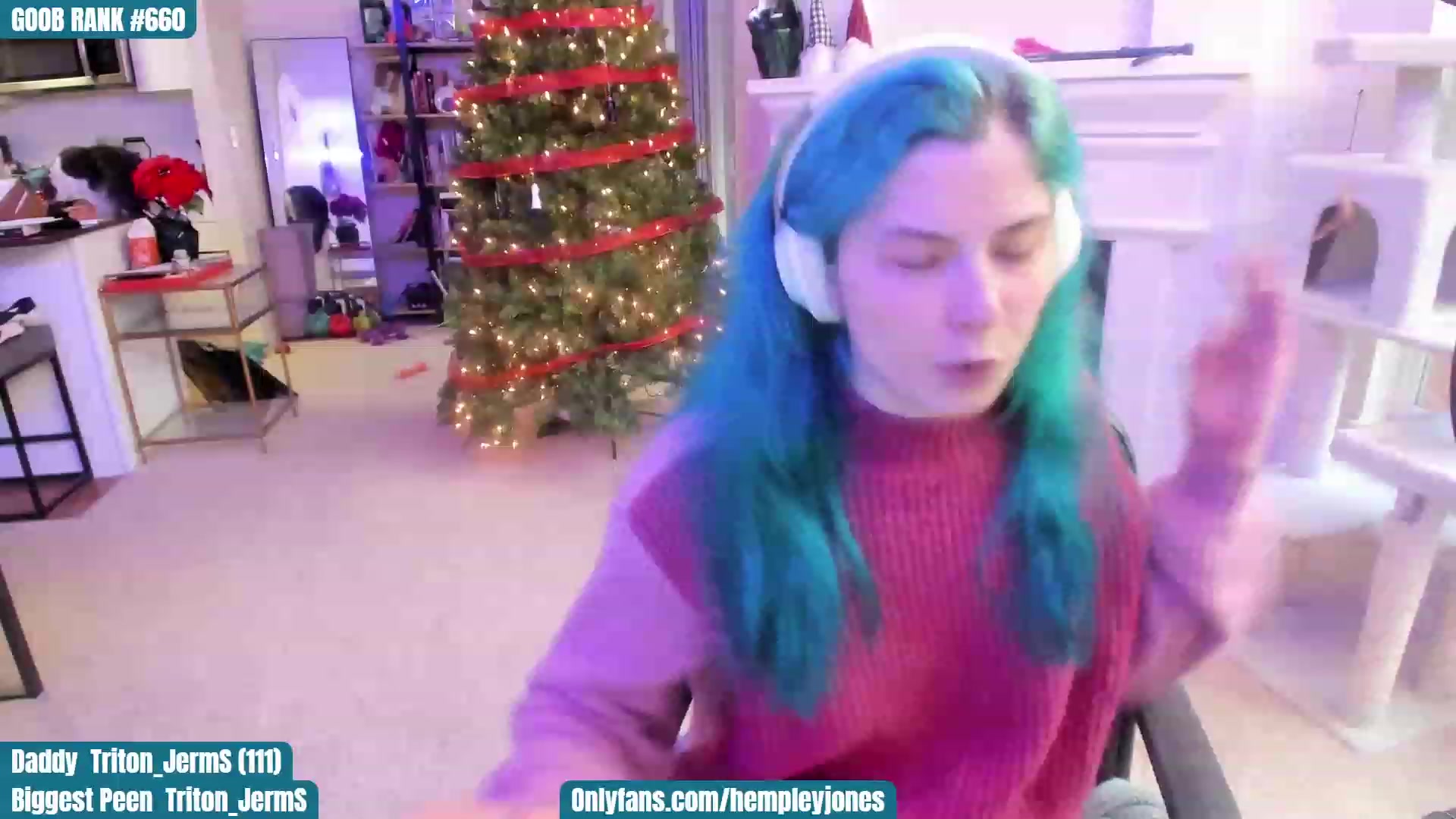 Gallery image thumbnail from DeckyourBalls's myfreecams stream on, 12/10/2022, 20:55 image 10 of 20