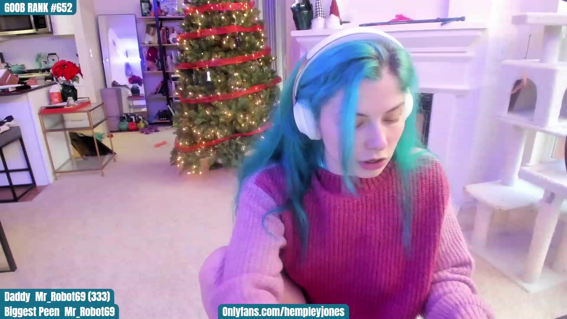 Gallery image thumbnail from DeckyourBalls's myfreecams stream on, 12/10/2022, 20:55 image 17 of 20