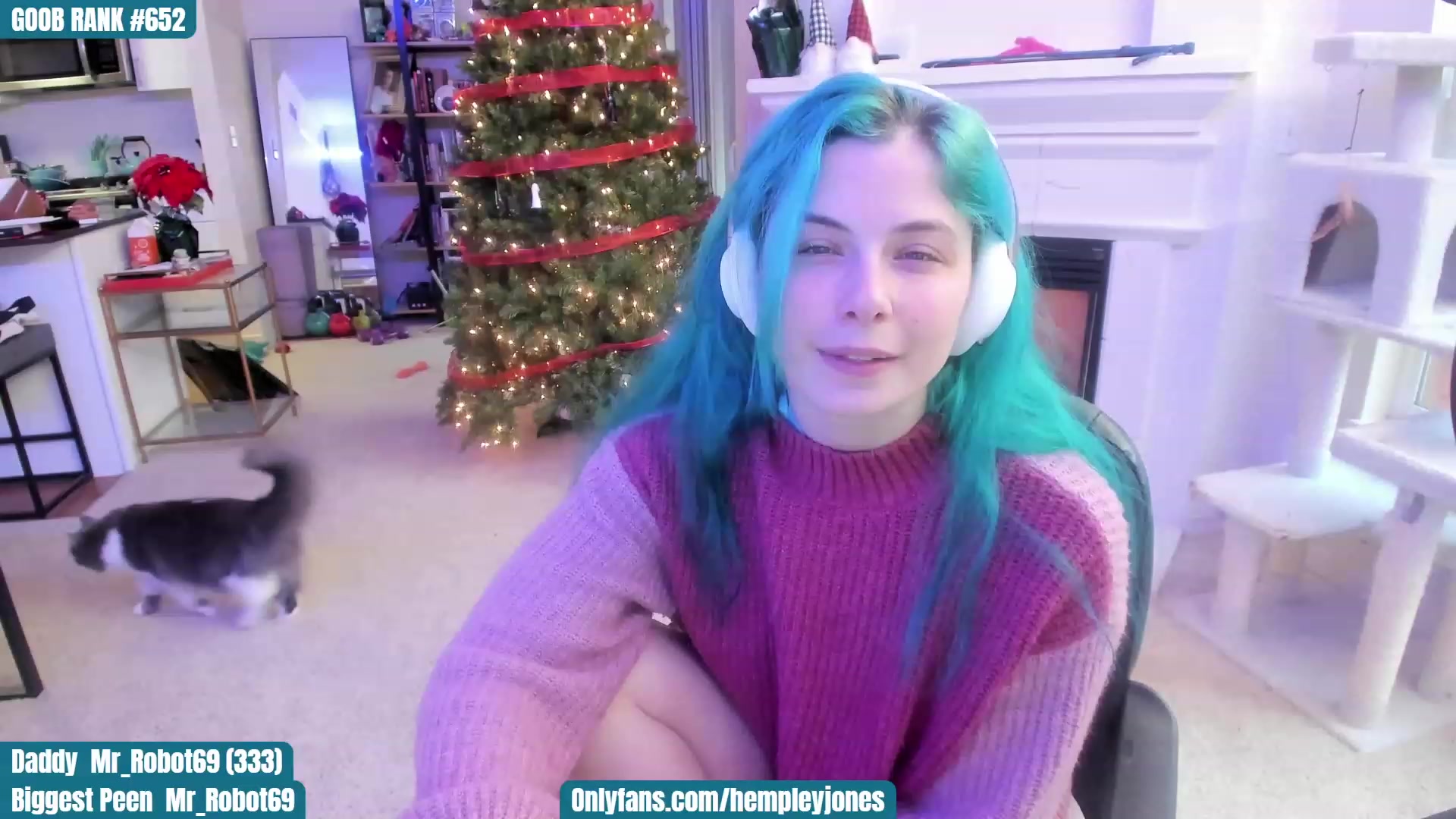 Gallery image thumbnail from DeckyourBalls's myfreecams stream on, 12/10/2022, 20:55 image 18 of 20