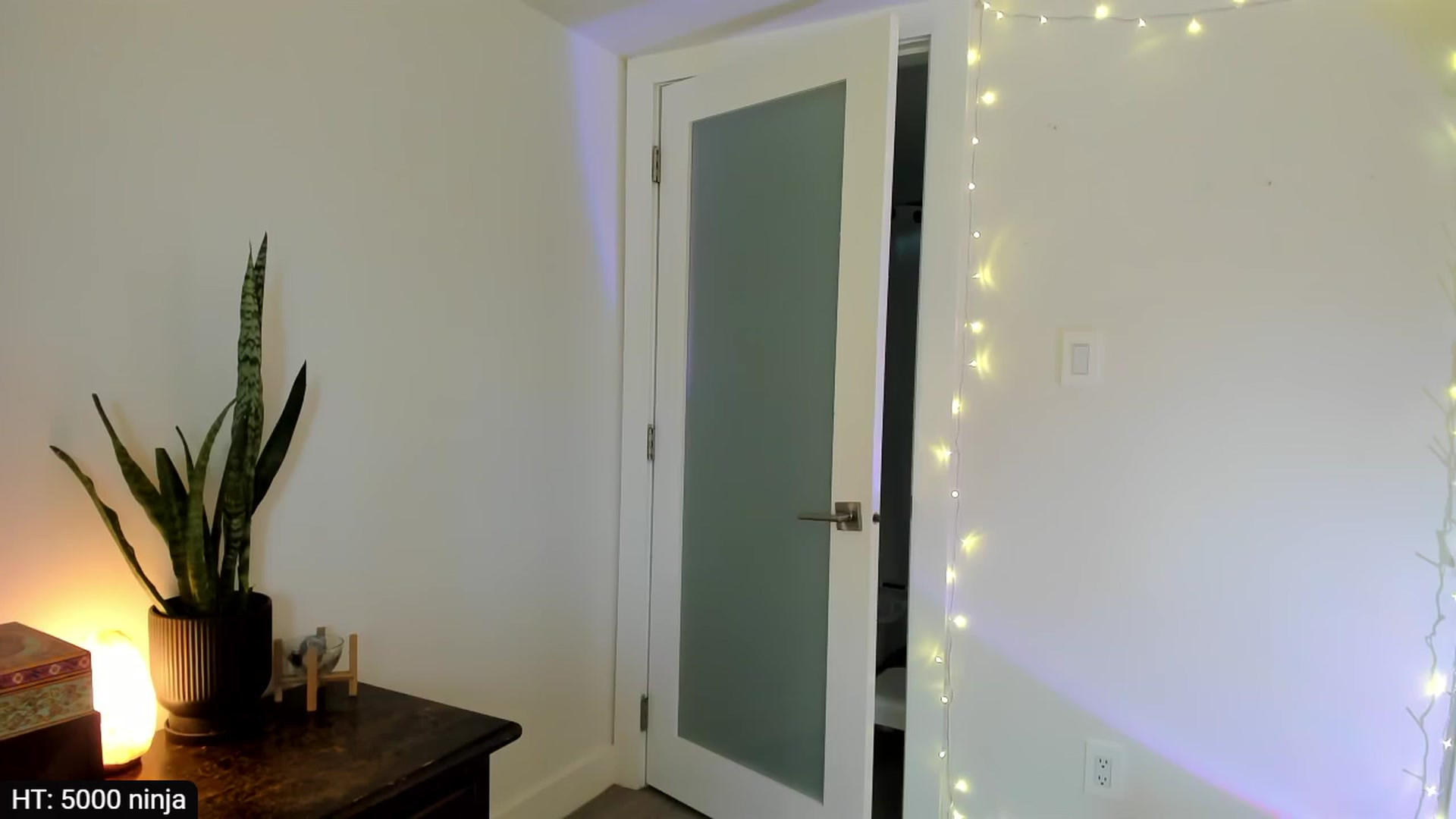 Gallery image thumbnail from Dee9Years's myfreecams stream on, 04/11/2024, 21:19 image 1 of 20