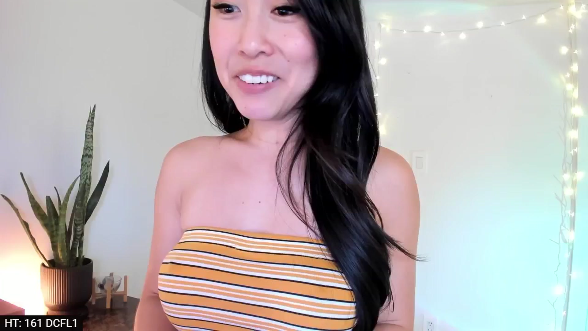 Gallery image thumbnail from Dee9Years's myfreecams stream on, 04/15/2024, 21:22 image 1 of 20