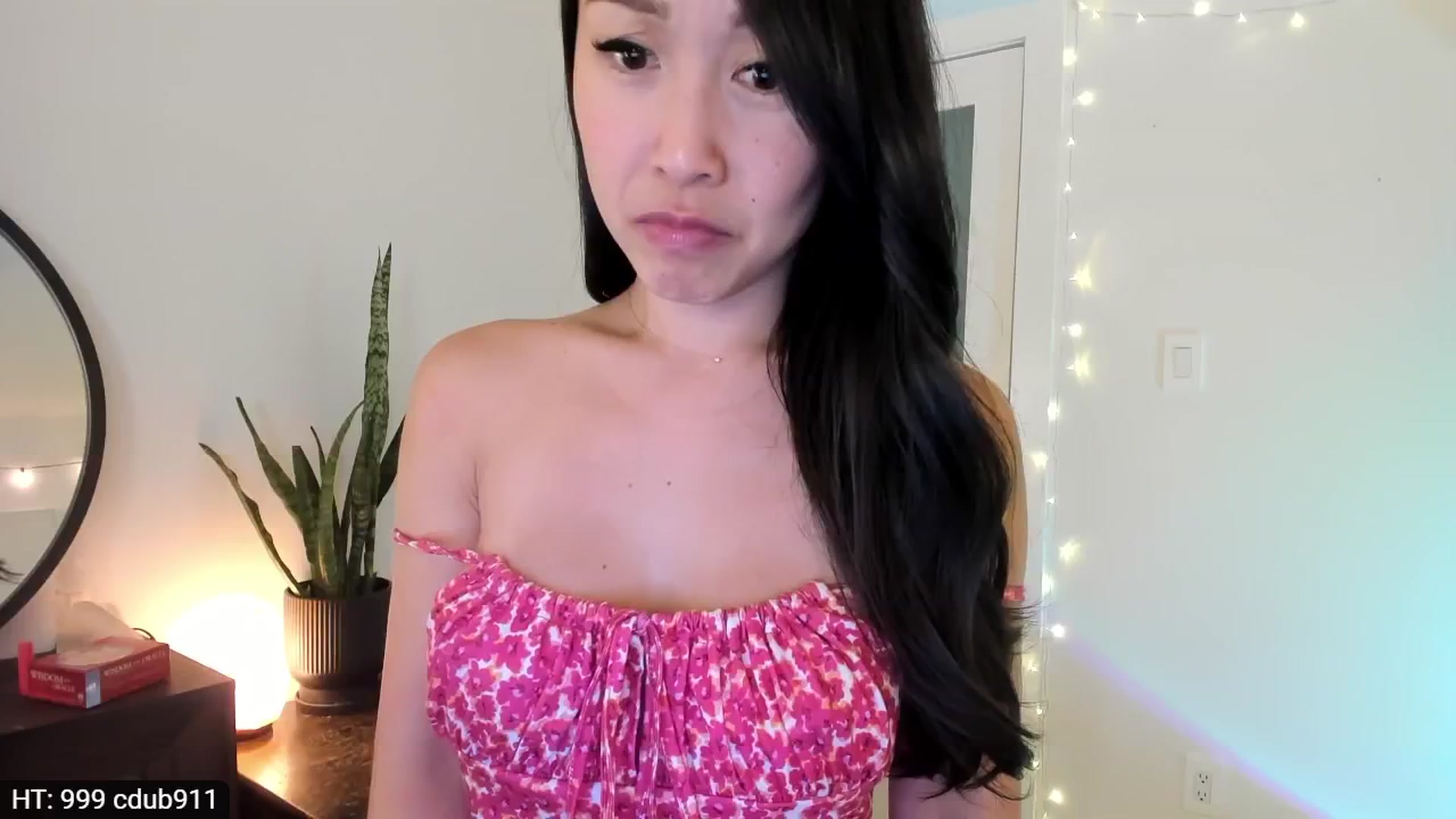Gallery image thumbnail from Dee9Years's myfreecams stream on, 04/19/2024, 20:27 image 10 of 20