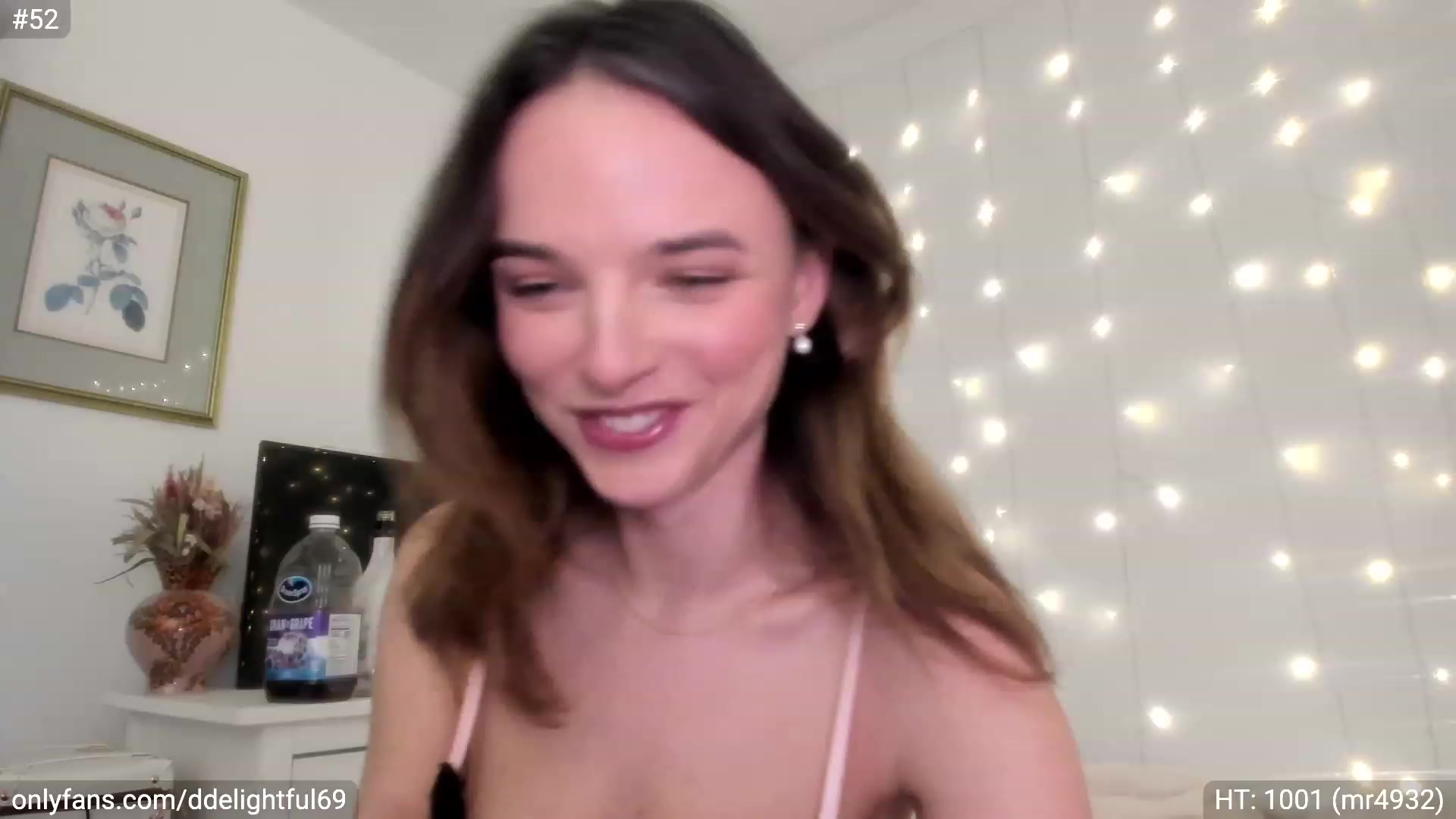 Gallery image thumbnail from DeeLightful's myfreecams stream on, 02/18/2024, 09:53 image 16 of 20