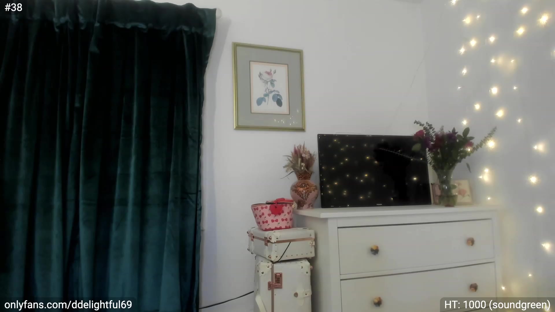 Gallery image thumbnail from DeeLightful's myfreecams stream on, 02/23/2024, 06:39 image 10 of 20