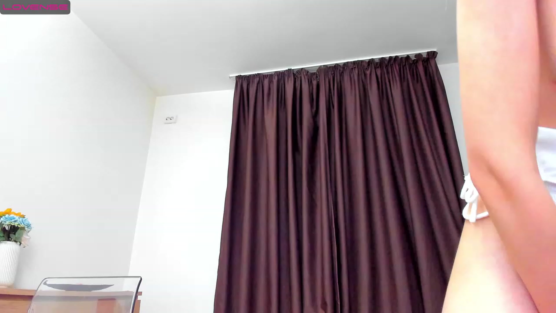 Gallery image thumbnail from DeeaHot99's myfreecams stream on, 12/28/2022, 21:24 image 6 of 20