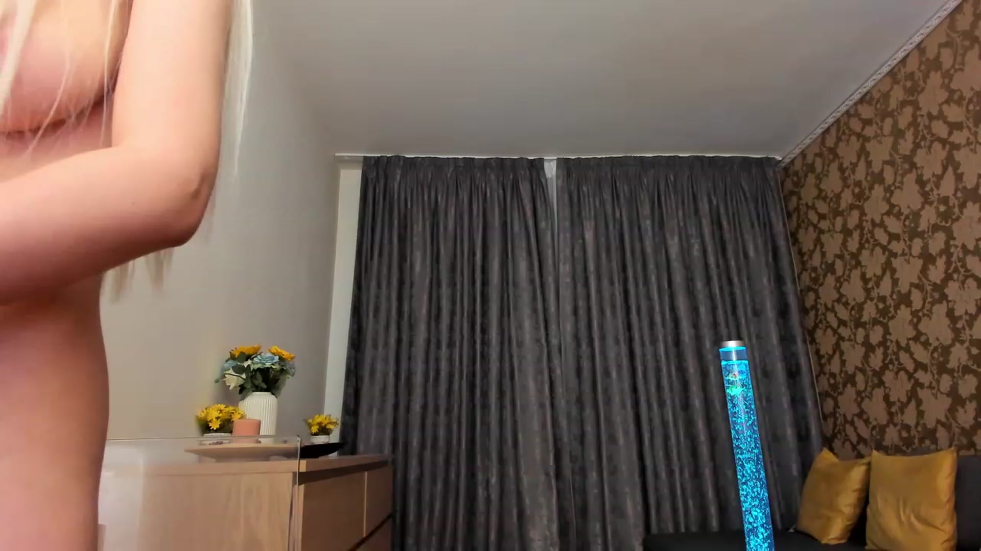 Gallery image thumbnail from DeeaHot99's myfreecams stream on, 03/07/2023, 02:23 image 18 of 20