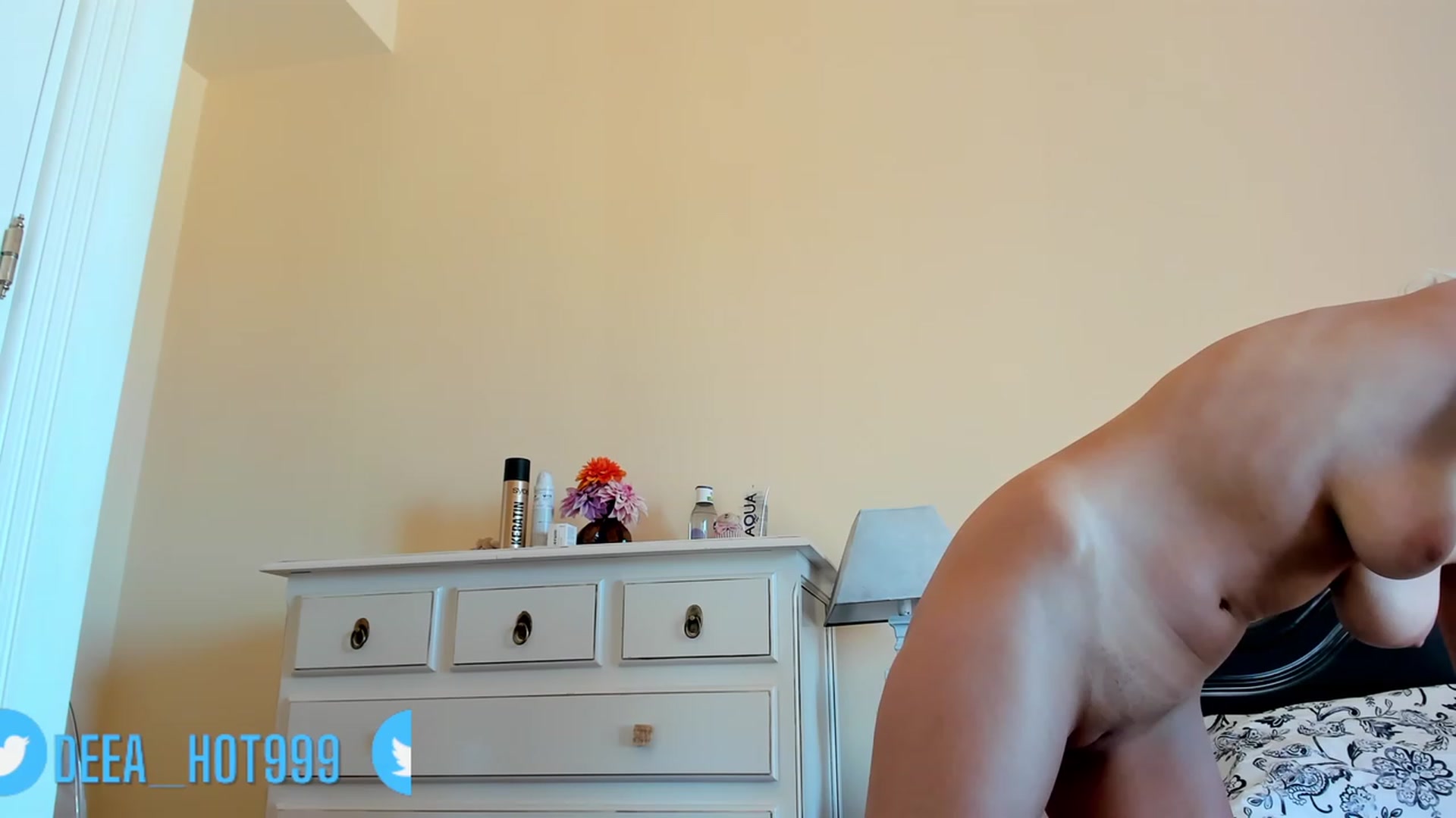 Gallery image thumbnail from DeeaHot99's myfreecams stream on, 08/01/2023, 08:34 image 4 of 20