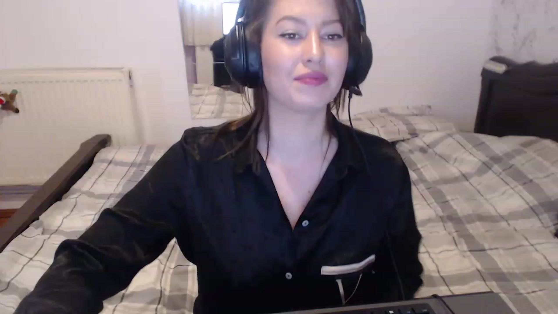 Gallery image thumbnail from Deeaadeea's myfreecams stream on, 02/19/2023, 13:13 image 11 of 20