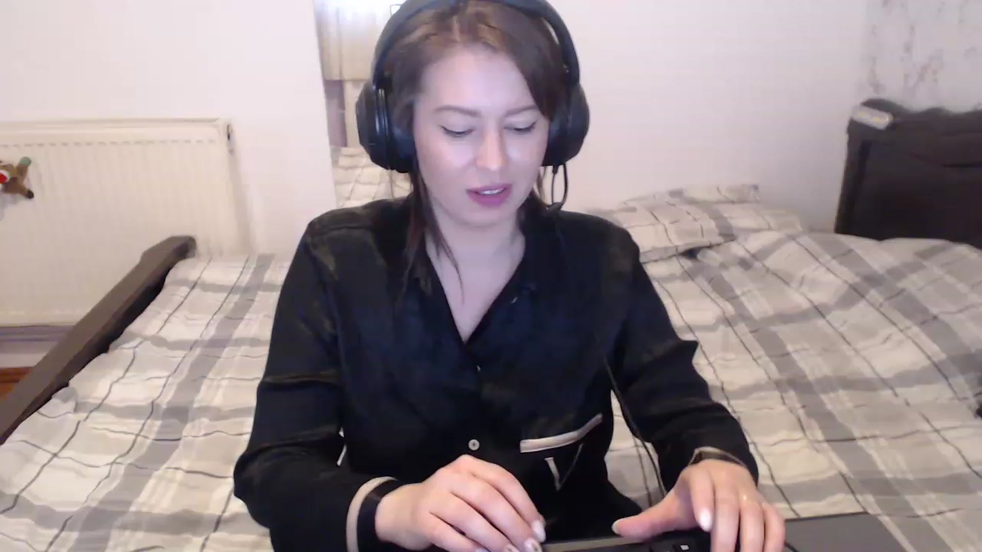 Gallery image thumbnail from Deeaadeea's myfreecams stream on, 02/19/2023, 13:13 image 16 of 20