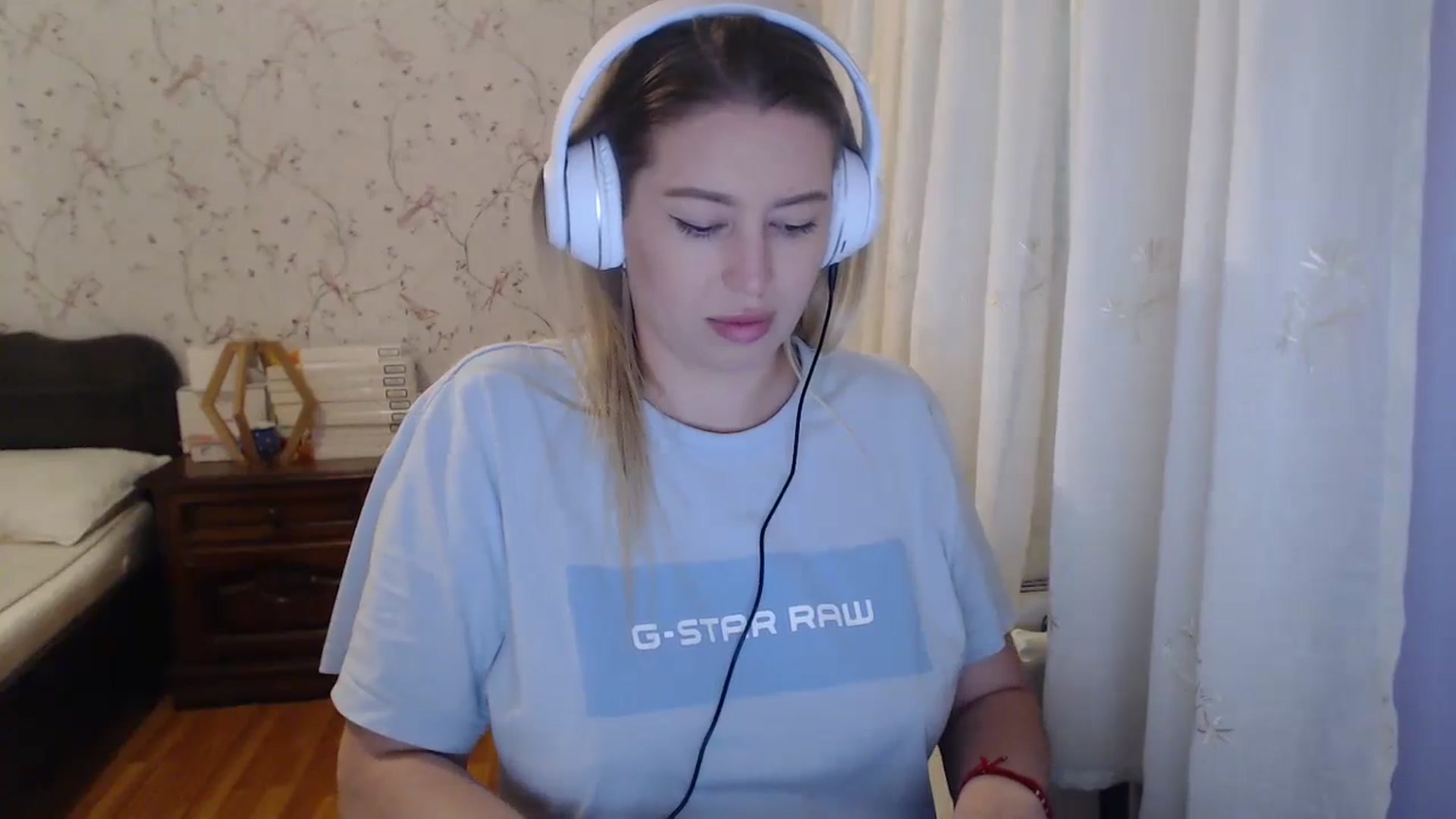 Gallery image thumbnail from Deeaadeea's myfreecams stream on, 04/25/2024, 13:01 image 7 of 20