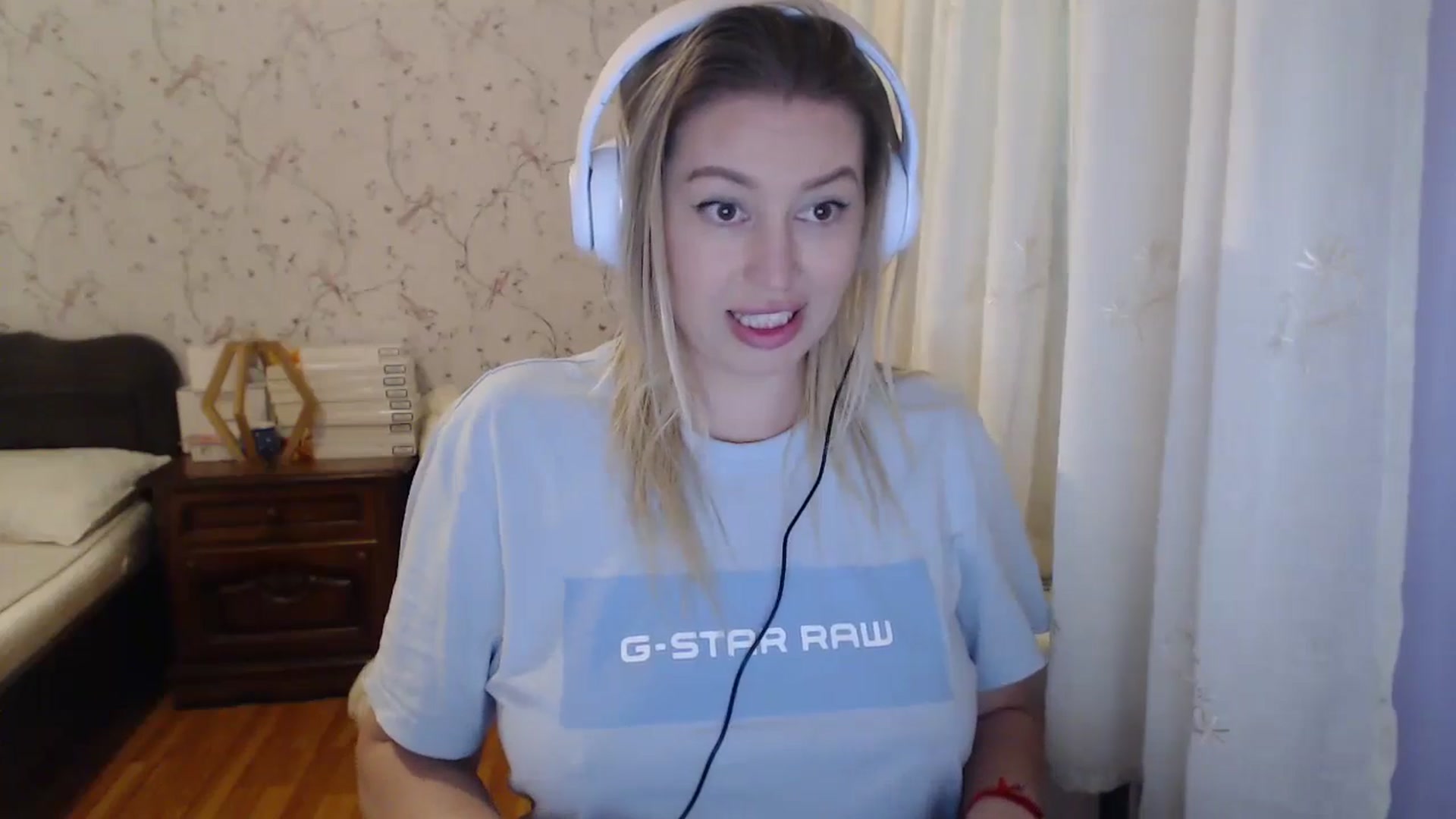 Gallery image thumbnail from Deeaadeea's myfreecams stream on, 04/25/2024, 13:01 image 10 of 20