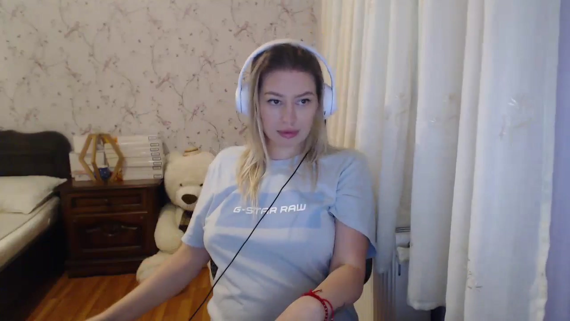 Gallery image thumbnail from Deeaadeea's myfreecams stream on, 04/25/2024, 13:01 image 9 of 20