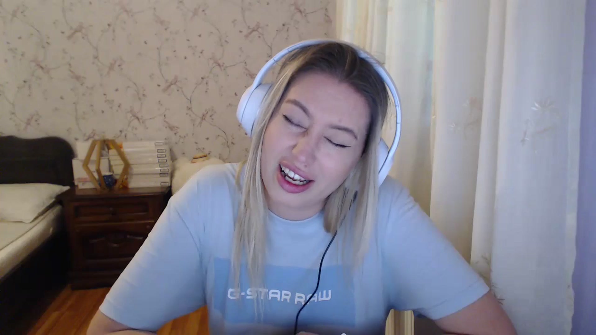 Gallery image thumbnail from Deeaadeea's myfreecams stream on, 04/25/2024, 13:01 image 15 of 20