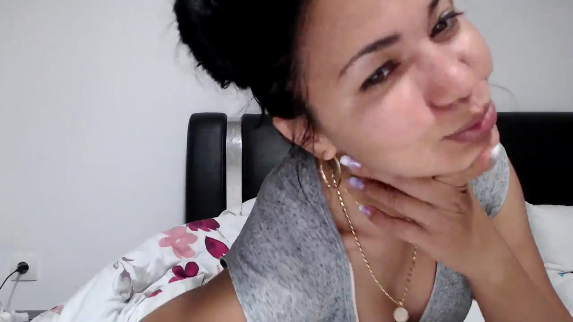 Gallery image thumbnail from Deeelicious's myfreecams stream on, 05/31/2024, 21:45 image 6 of 20