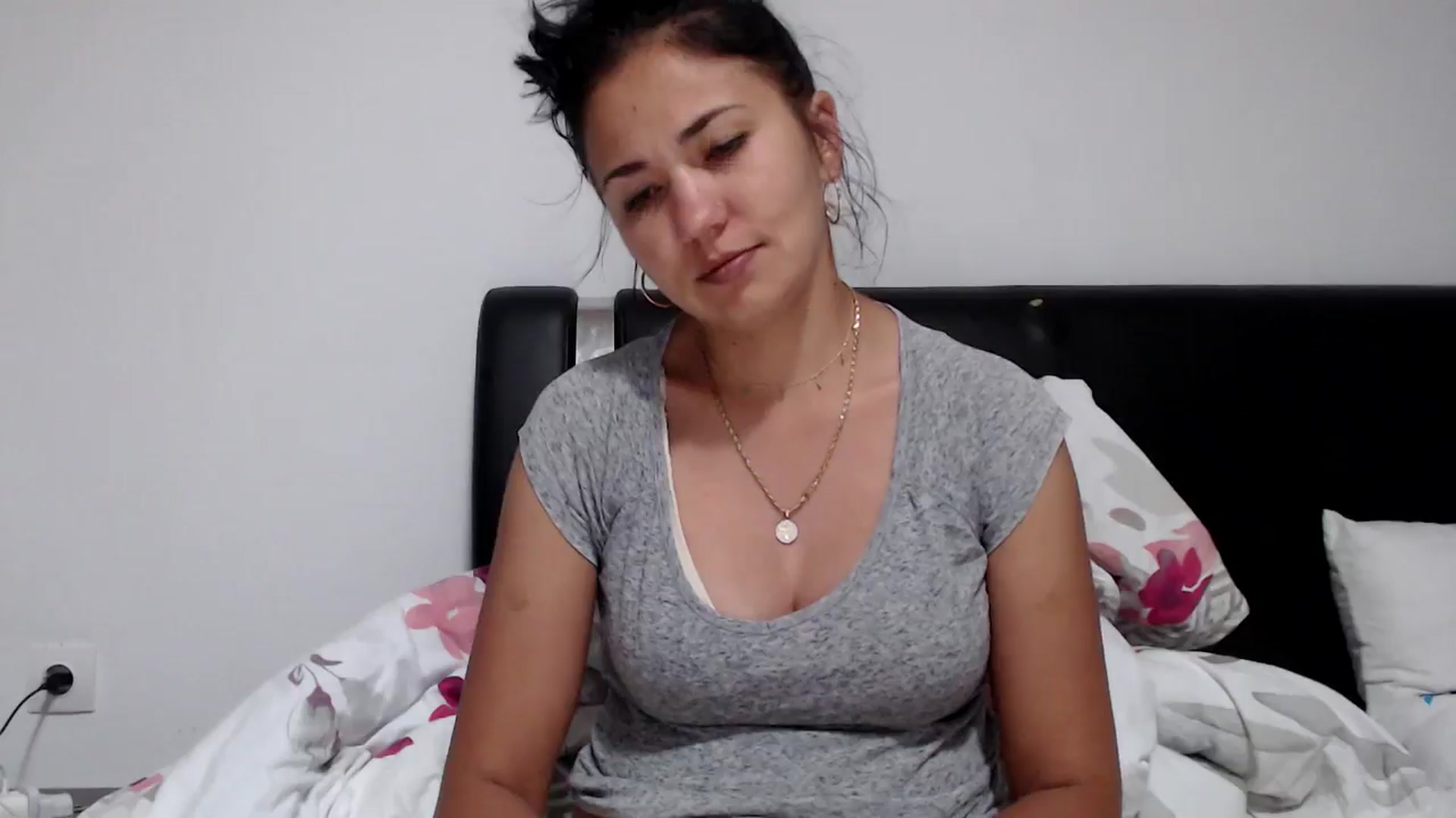 Gallery image thumbnail from Deeelicious's myfreecams stream on, 05/31/2024, 21:45 image 4 of 20