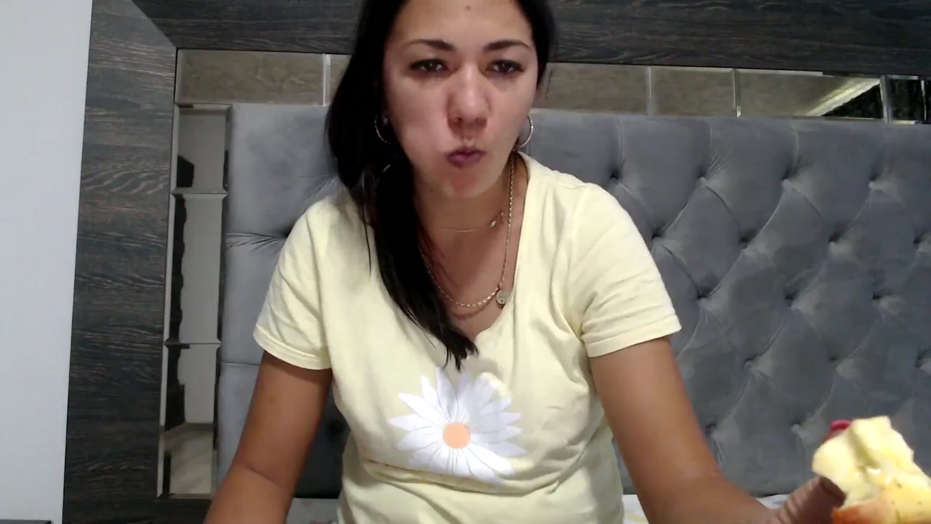 Gallery image thumbnail from Deeelicious's myfreecams stream on, 10/15/2024, 12:38 image 3 of 20
