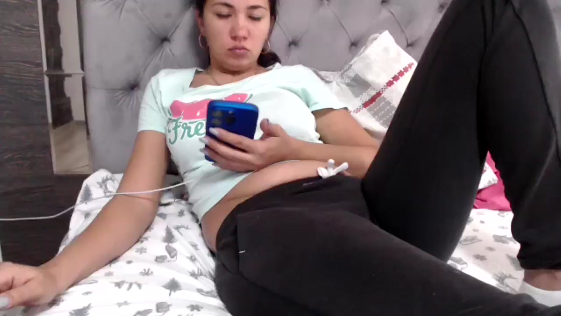 Gallery image thumbnail from Deeelicious's myfreecams stream on, 11/15/2024, 09:11 image 7 of 20
