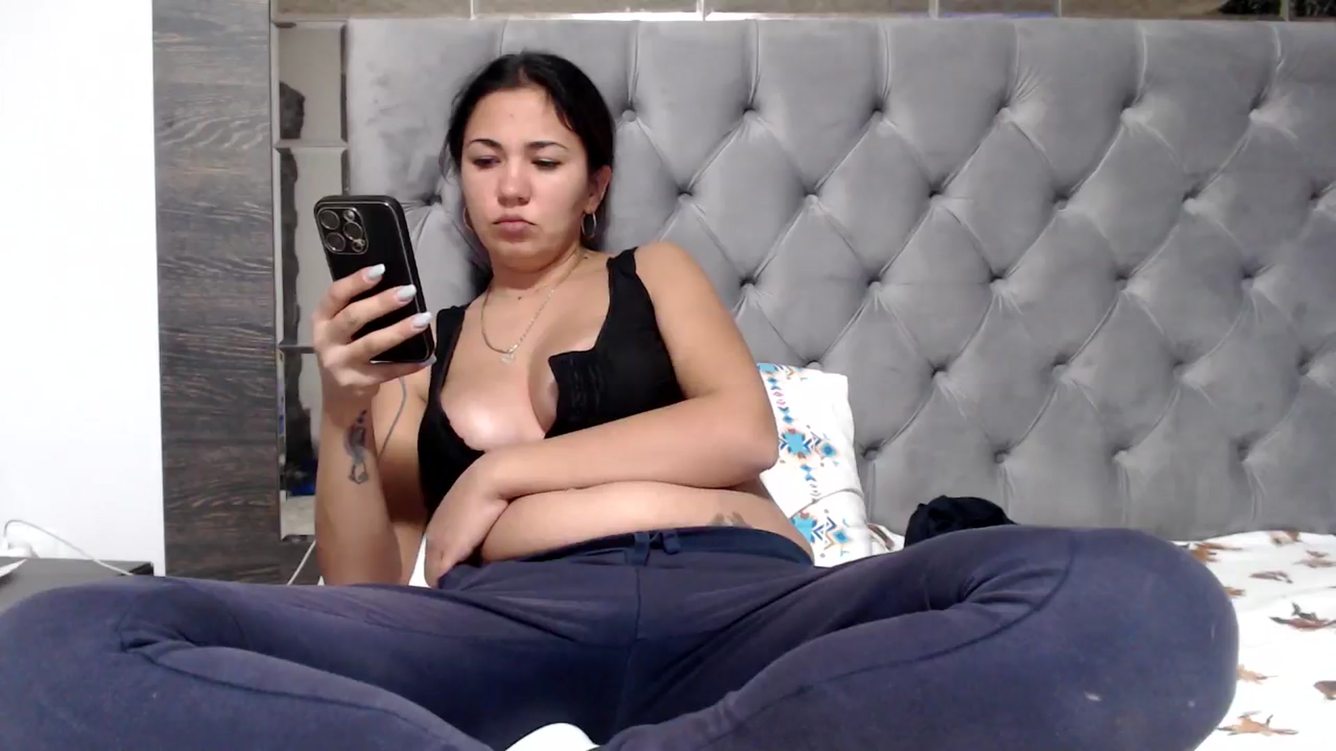 Gallery image thumbnail from Deeelicious's myfreecams stream on, 11/22/2024, 13:42 image 10 of 20