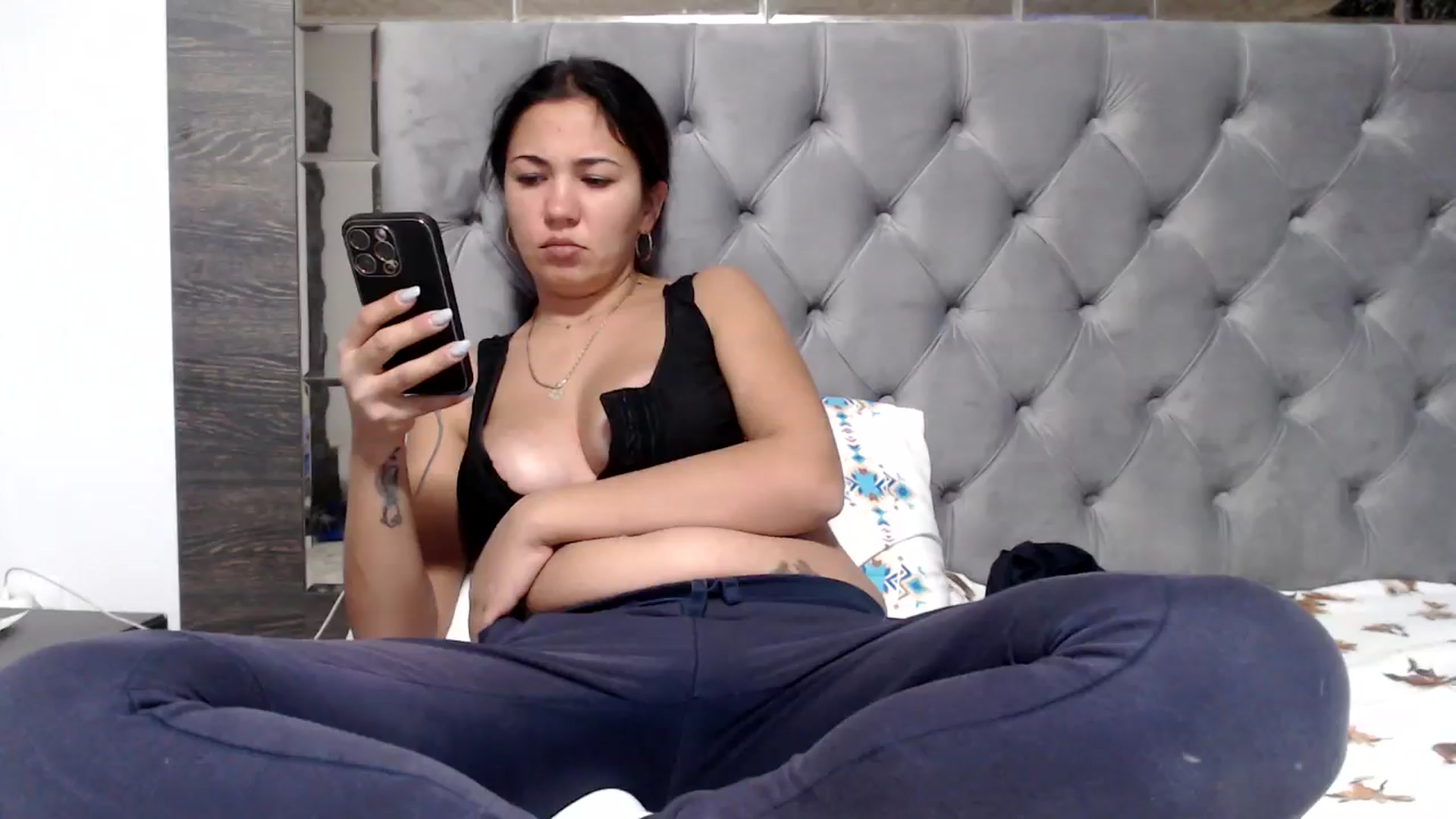 Gallery image thumbnail from Deeelicious's myfreecams stream on, 11/22/2024, 13:42 image 11 of 20