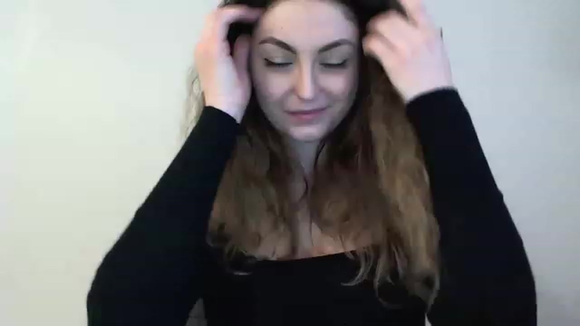 Gallery image thumbnail from Deeleecious94's myfreecams stream on, 12/19/2022, 10:30 image 1 of 20