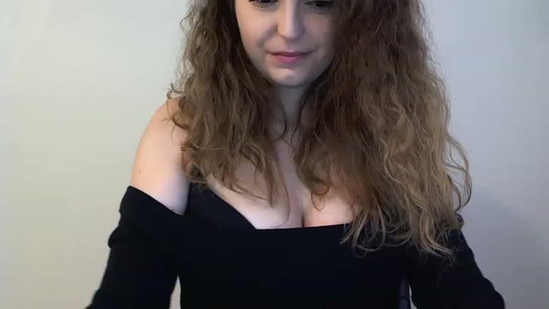 Gallery image thumbnail from Deeleecious94's myfreecams stream on, 12/19/2022, 10:30 image 8 of 20