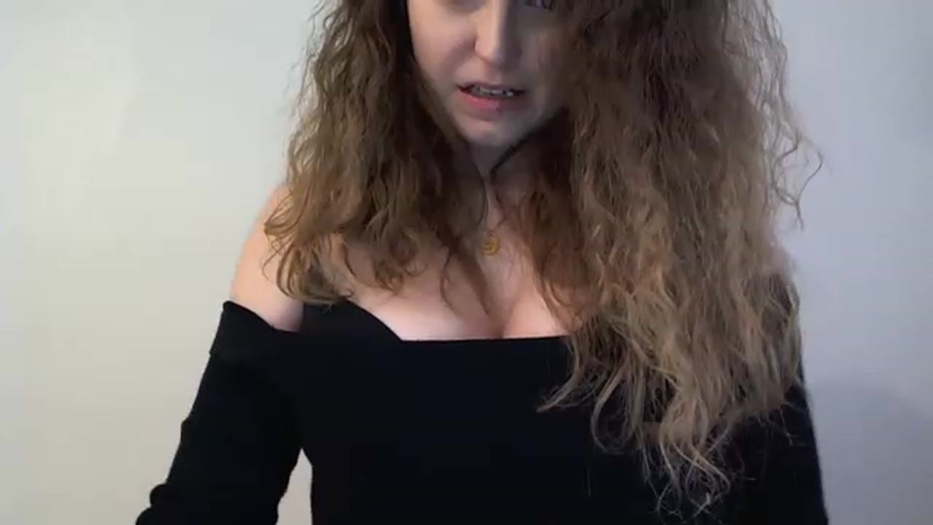 Gallery image thumbnail from Deeleecious94's myfreecams stream on, 12/19/2022, 10:30 image 13 of 20