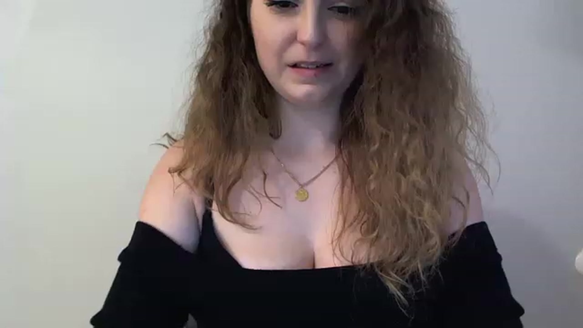 Gallery image thumbnail from Deeleecious94's myfreecams stream on, 12/19/2022, 11:15 image 19 of 20