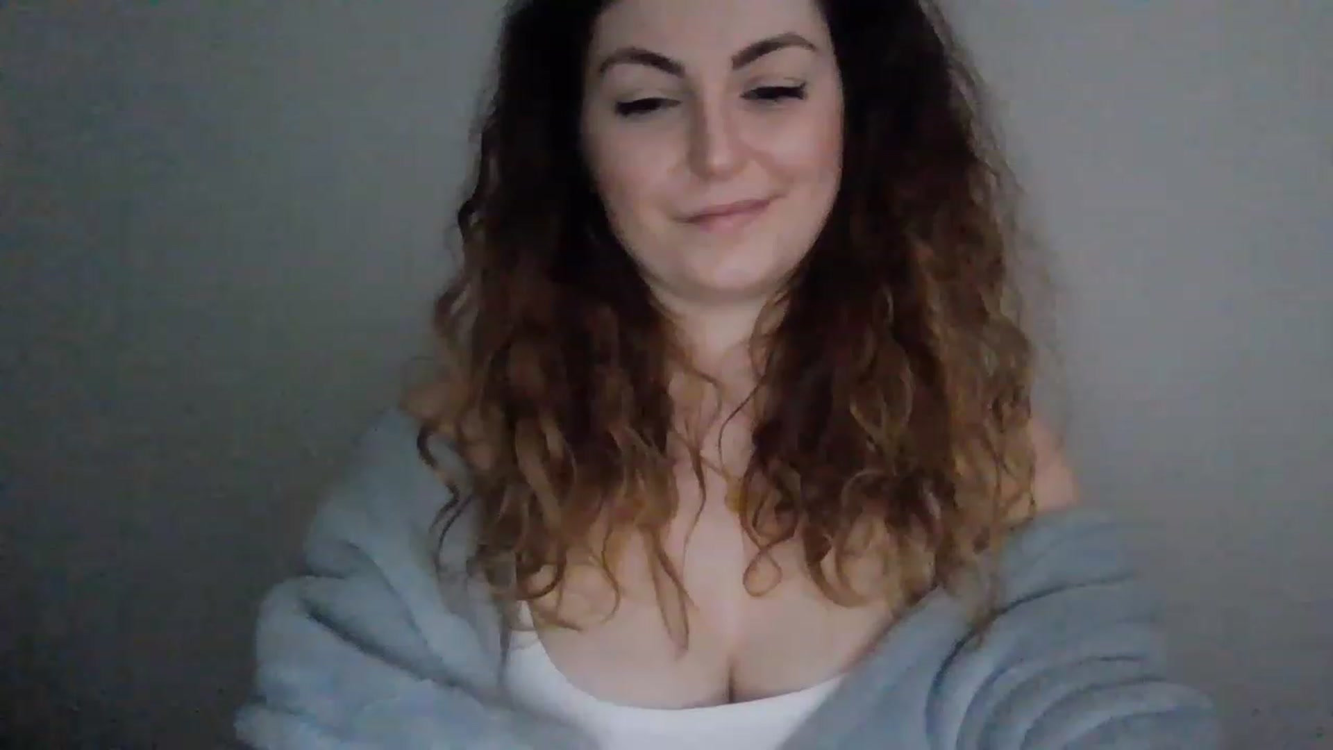 Gallery image thumbnail from Deeleecious94's myfreecams stream on, 02/15/2023, 12:19 image 7 of 20