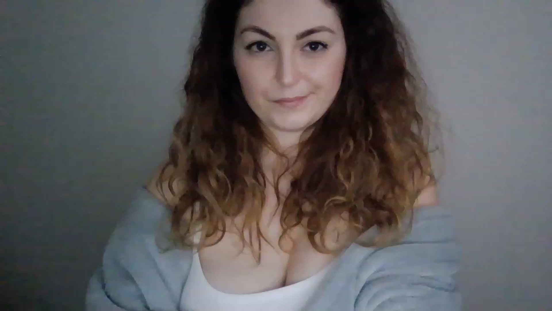 Gallery image thumbnail from Deeleecious94's myfreecams stream on, 02/15/2023, 12:19 image 4 of 20
