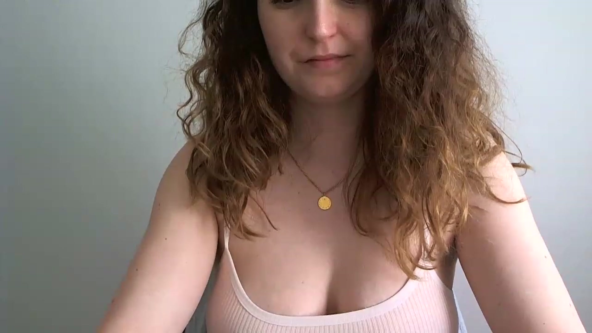 Gallery image thumbnail from Deeleecious94's myfreecams stream on, 05/02/2023, 10:11 image 13 of 20