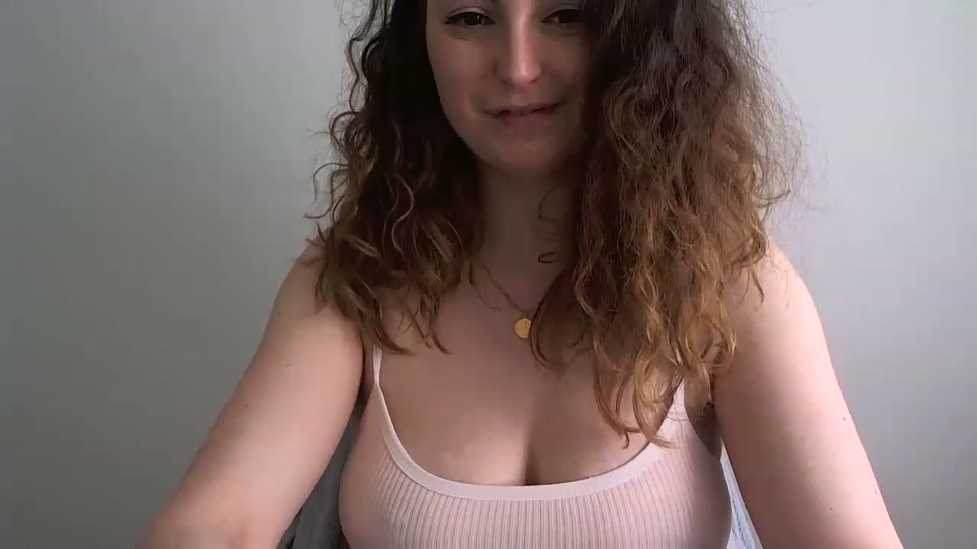 Gallery image thumbnail from Deeleecious94's myfreecams stream on, 05/02/2023, 10:11 image 15 of 20