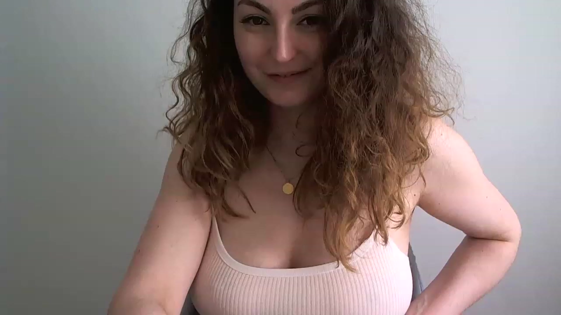 Gallery image thumbnail from Deeleecious94's myfreecams stream on, 05/02/2023, 10:11 image 14 of 20